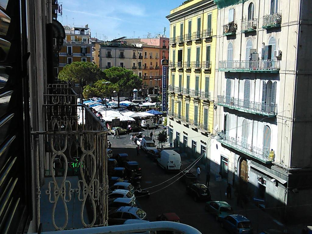 B&B Casa Tua Napoli Bagian luar foto