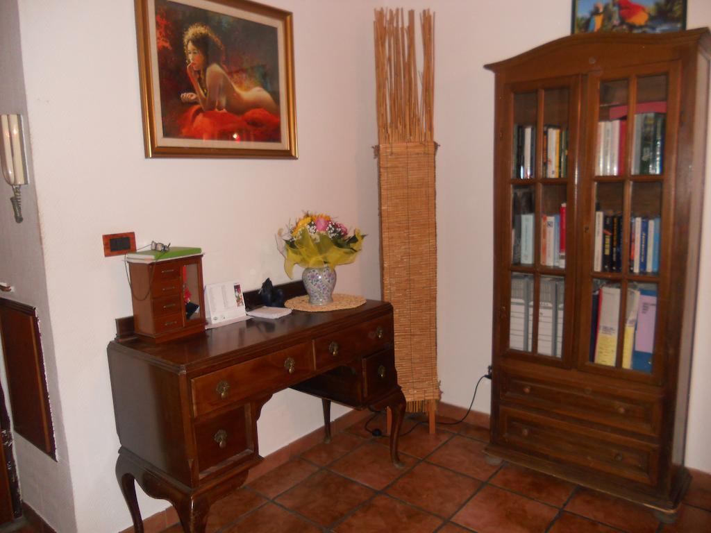 B&B Casa Tua Napoli Bagian luar foto