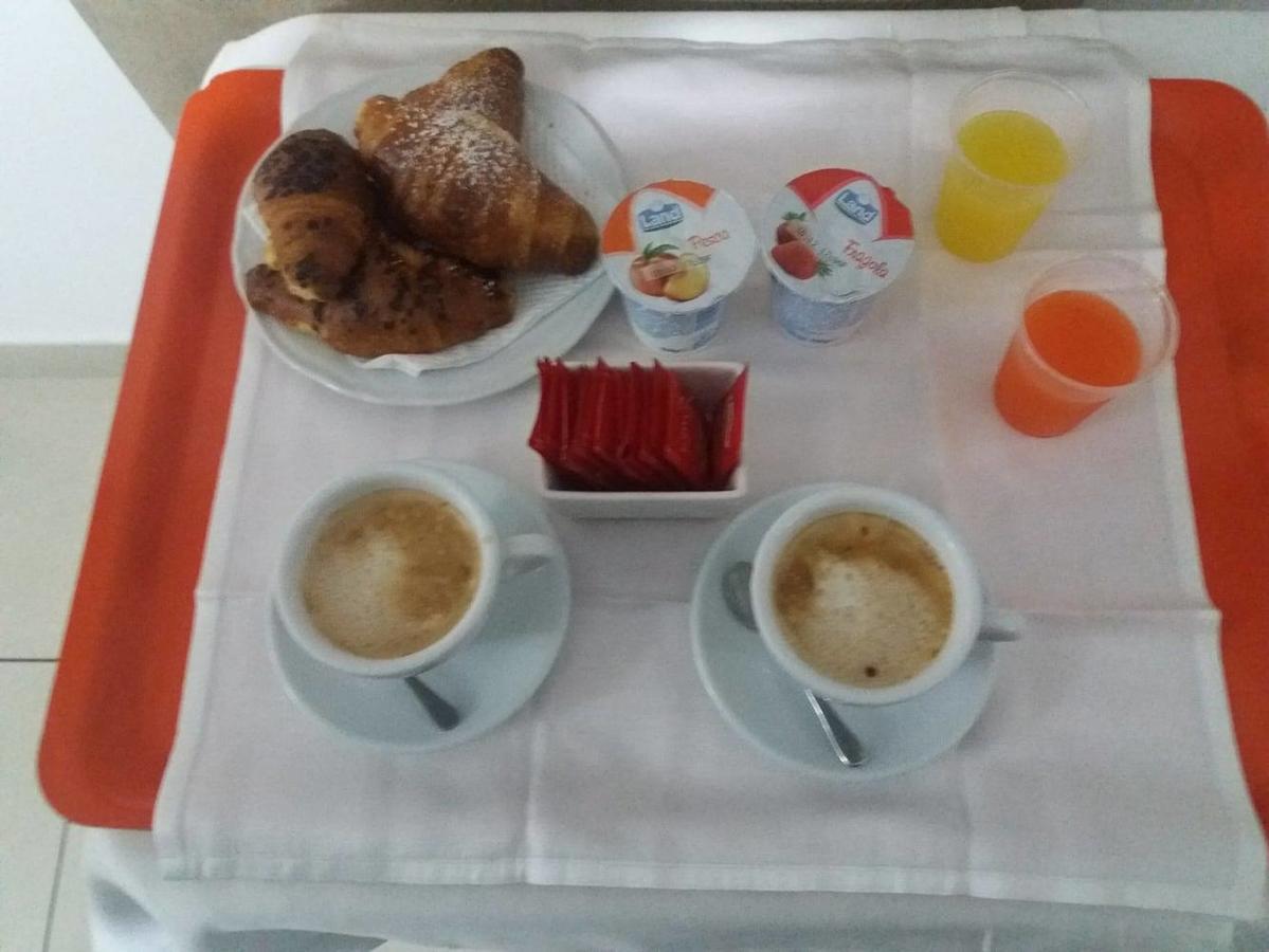 B&B Casa Tua Napoli Bagian luar foto